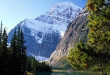 西甲-莱万进球奥尔莫破门 巴萨三球完胜奥萨苏纳.